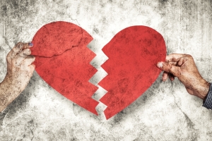 Image of a broken heart representing an LGBT divorce